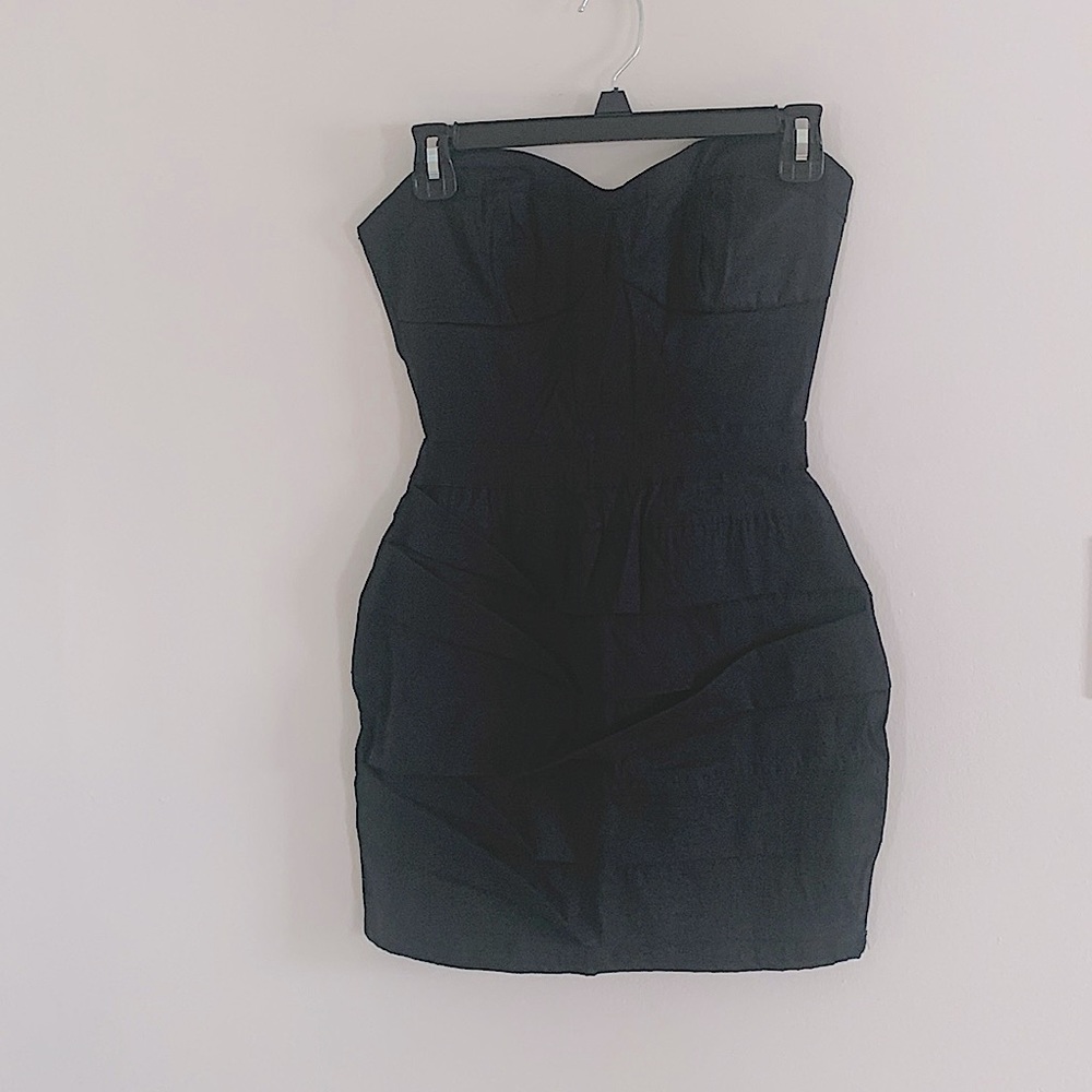 Brand: 1st Kiss Size: Medium Color: Black